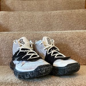 Nike Kyrie 5 ‘Oreo’